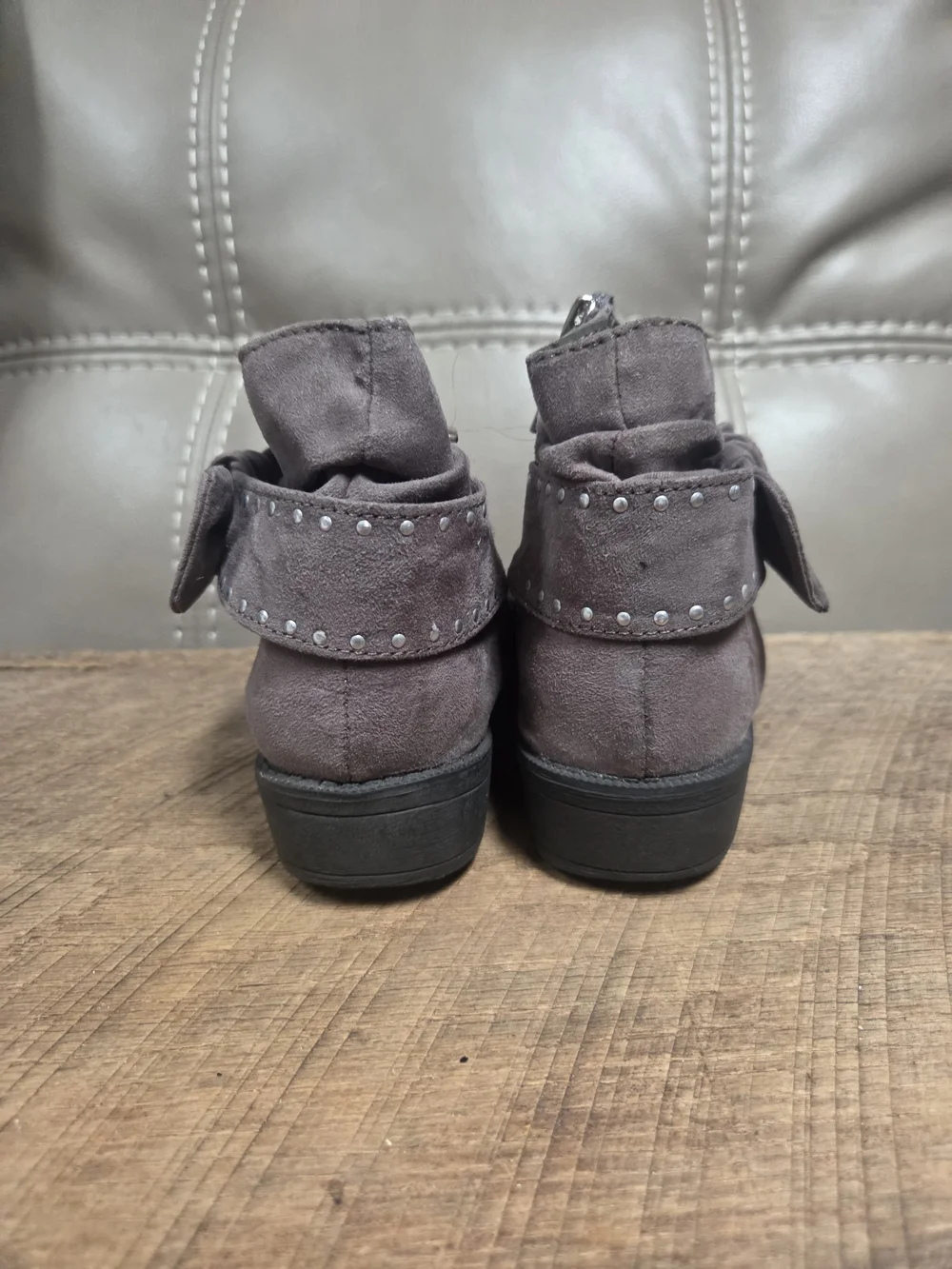 KIDPIK Girls Christie Bootie (Studded Bow Bootie) Grey Sz 12M ~ Bin 1L